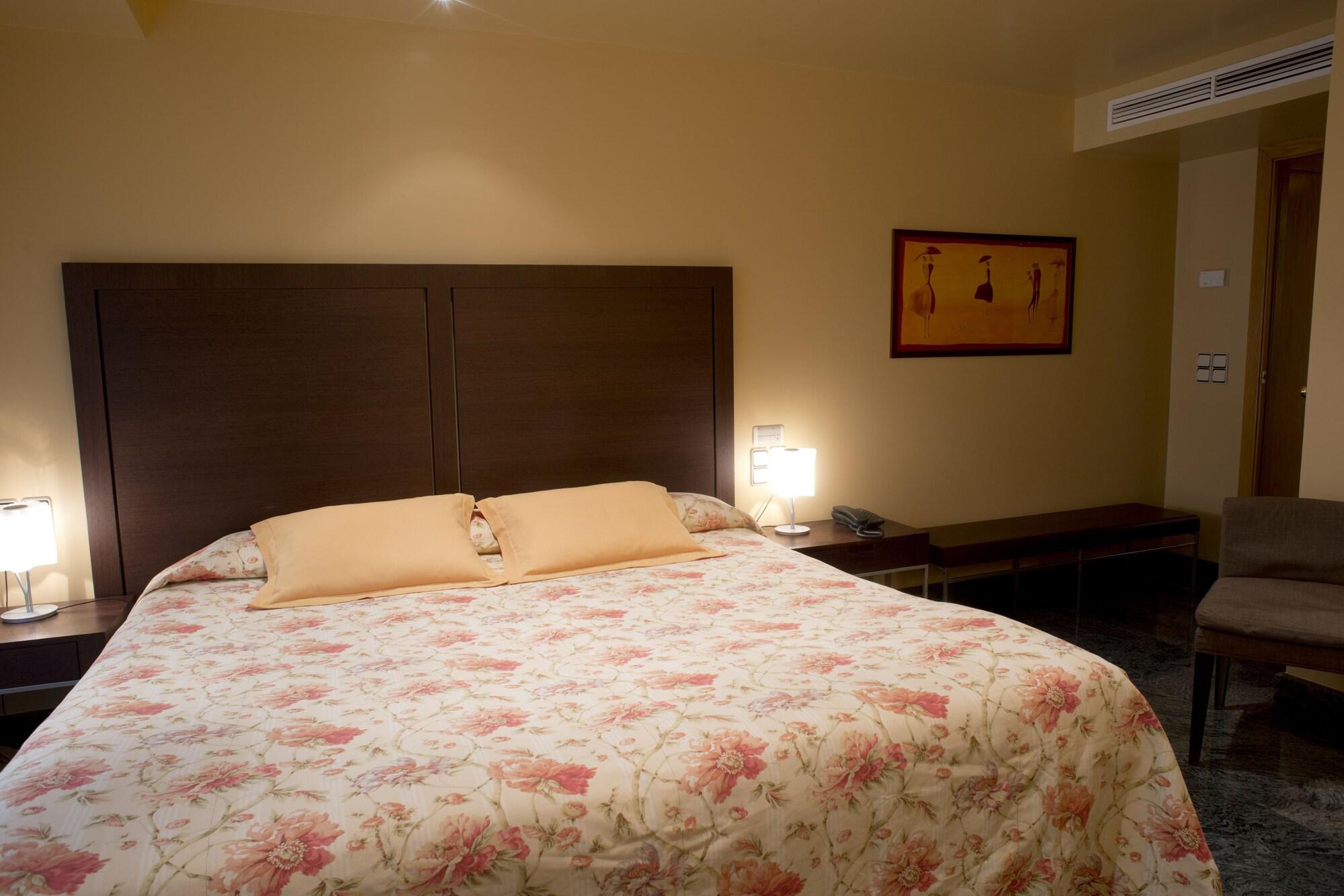 A Casa Canut Hotel Gastronòmic Les Escalades Exterior foto A bedroom at the hotel