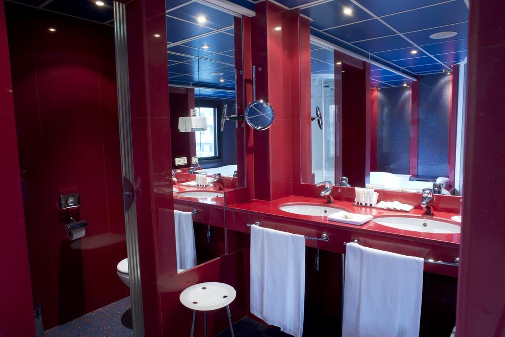 A Casa Canut Hotel Gastronòmic Les Escalades Exterior foto Bathroom
