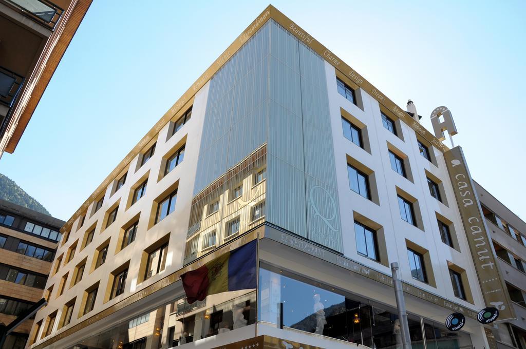 A Casa Canut Hotel Gastronòmic Les Escalades Exterior foto The new building of the University of Novi Sad